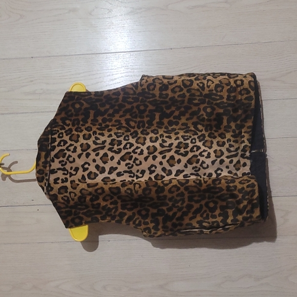 M Leopard print/ black reversible vest. jr-s.com - Picture 2 of 3